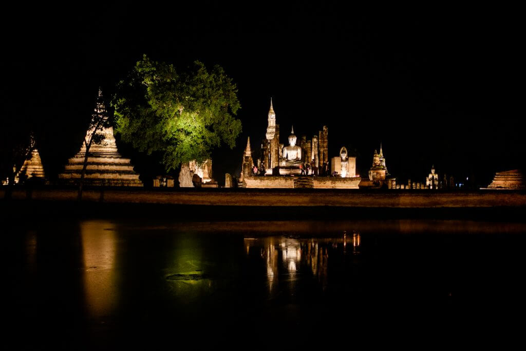 Wat Maha That de nuit